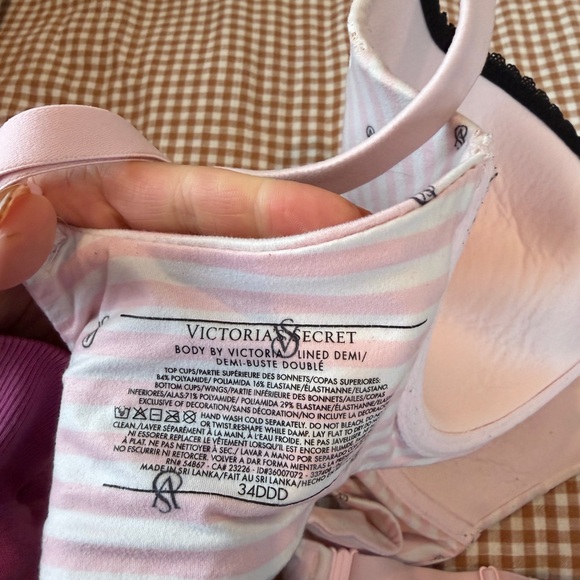 Victoria’s Secret White and Pink Striped Lace Underwire Bra - Picture 4 of 4